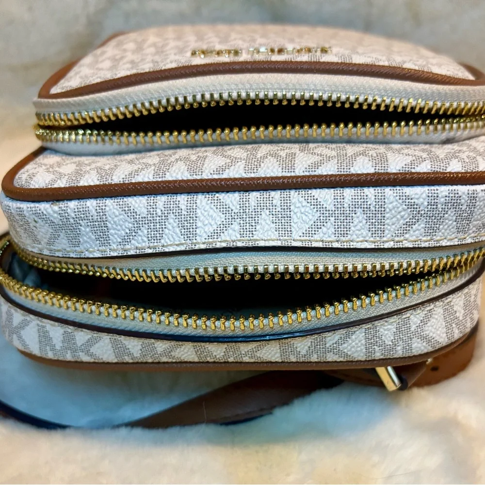 Michael Kors White and Brown Monogram Bag with Gold Accents - Picture 3 of 7